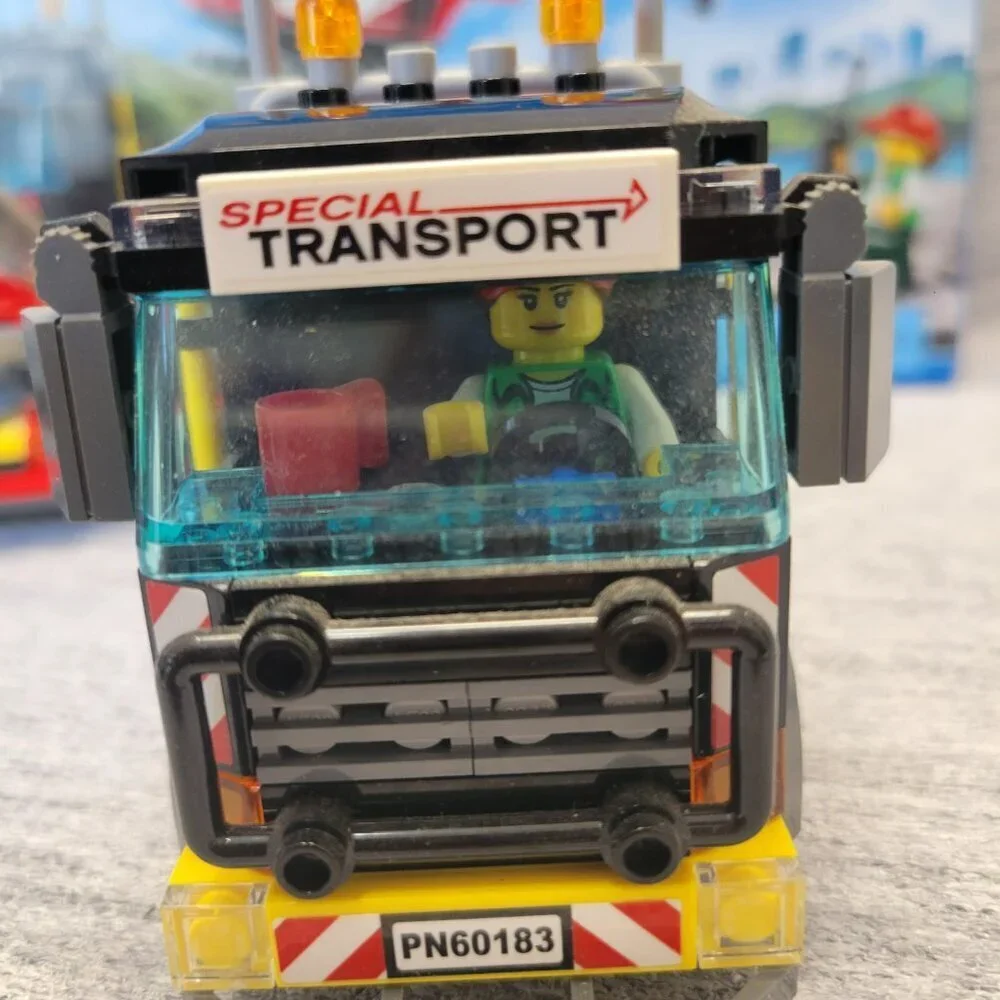 LEGO City 60183 Heavy Cargo Transport